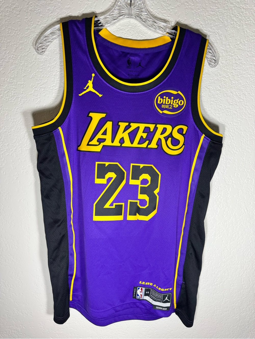 Los Angeles Lakers LeBron James #23 Statement Edition Basketball Jersey Men’s 44